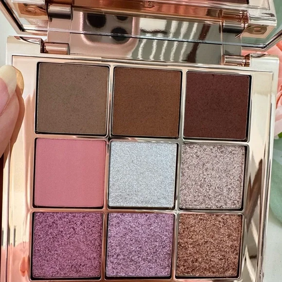 Charlotte Tilbury Eyeshadow Palette - Pink, Silver, Purple, Brown